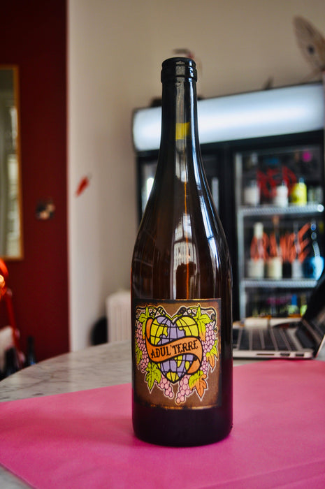 Adul'terre '24, Domaine in Black