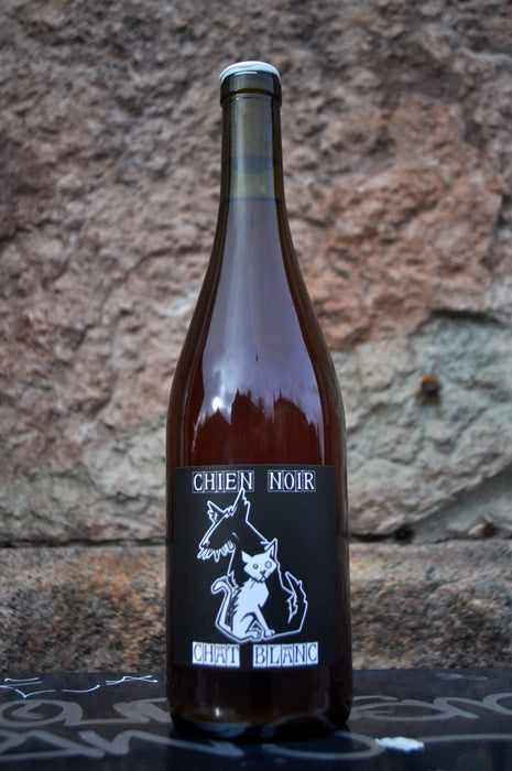 Chien Noir Chat Blanc '24, Domaine in Black